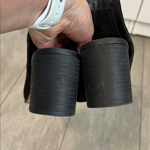 Sam Edelman Black Leather Block Heel Slip On Sandals, Size 8 - Picture 8 of 11